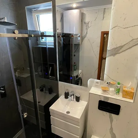 Apartament Secret 24 *