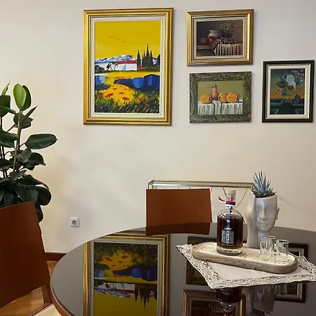 Apartament Secret 24